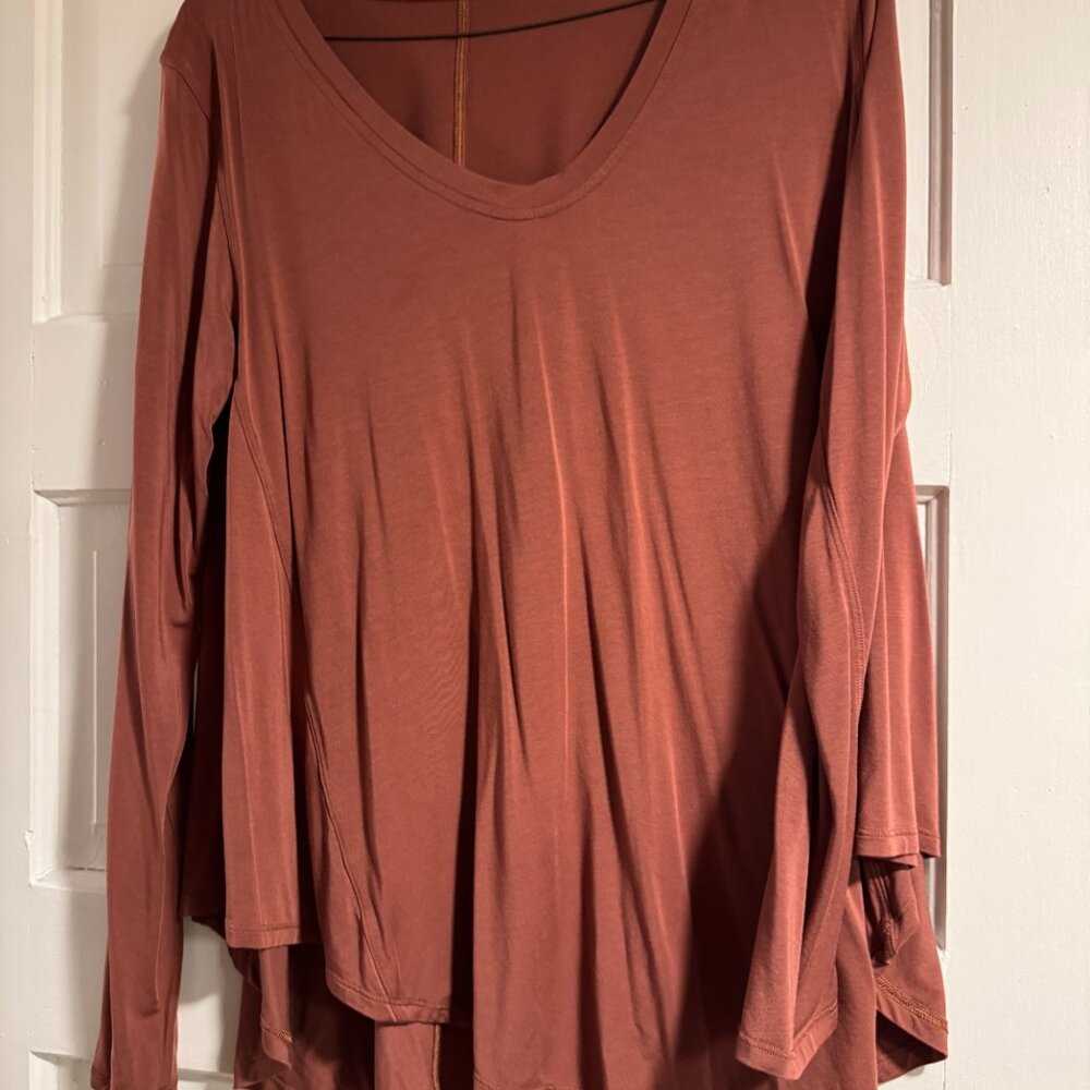 Lululemon long sleeve top terracotta size small